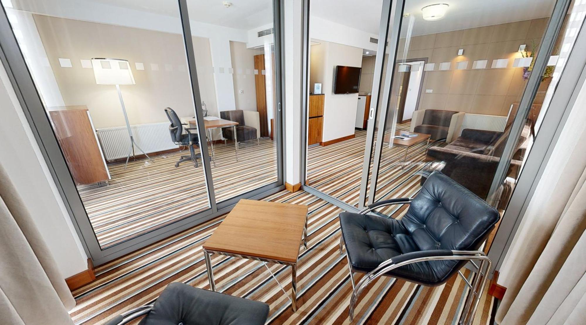 Business Hotel Astrum Laus Levice Dış mekan fotoğraf