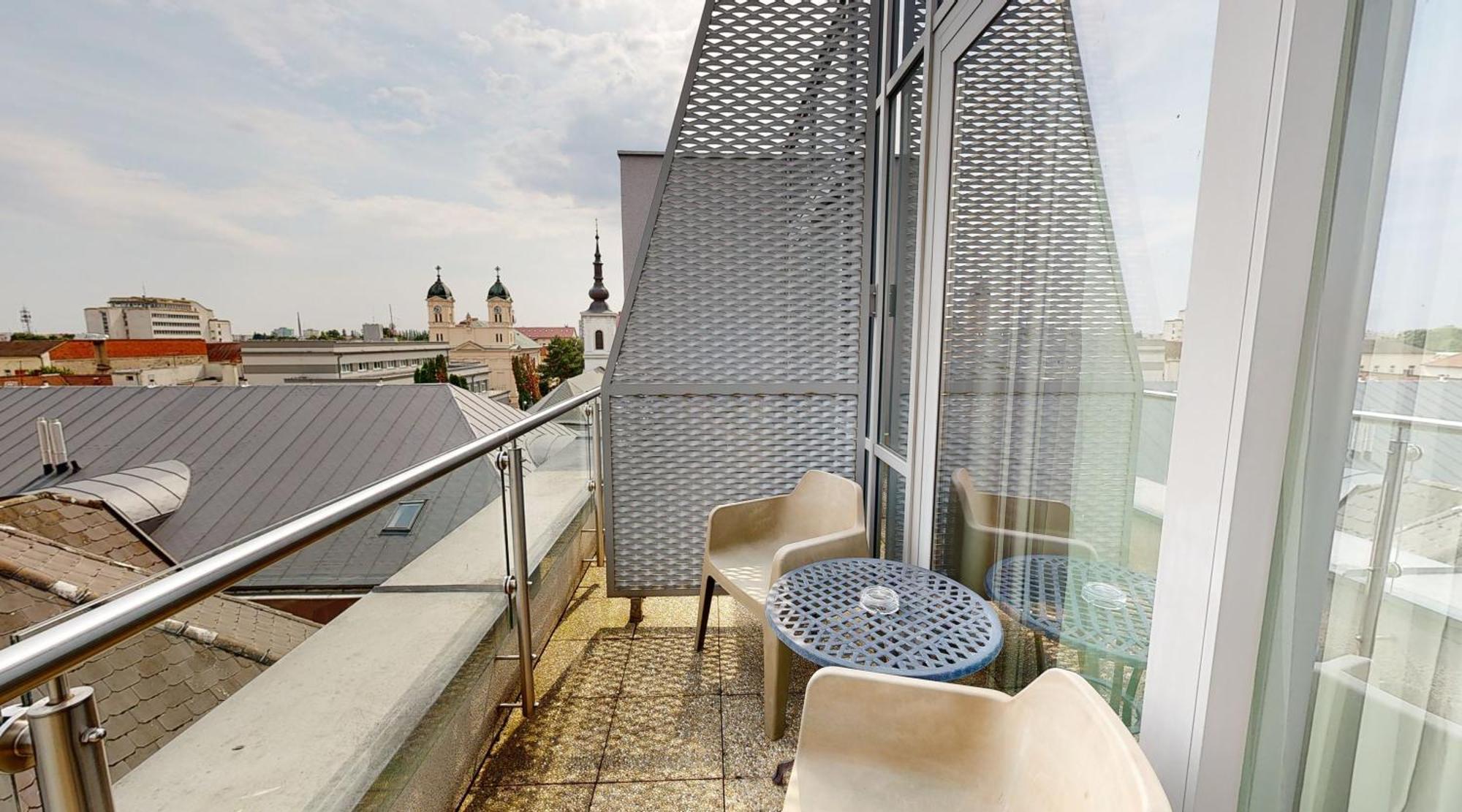 Business Hotel Astrum Laus Levice Dış mekan fotoğraf