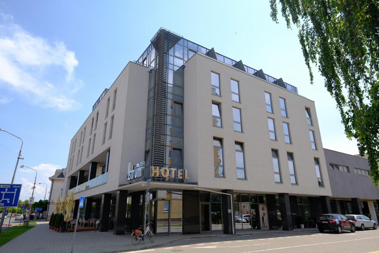 Business Hotel Astrum Laus Levice Dış mekan fotoğraf