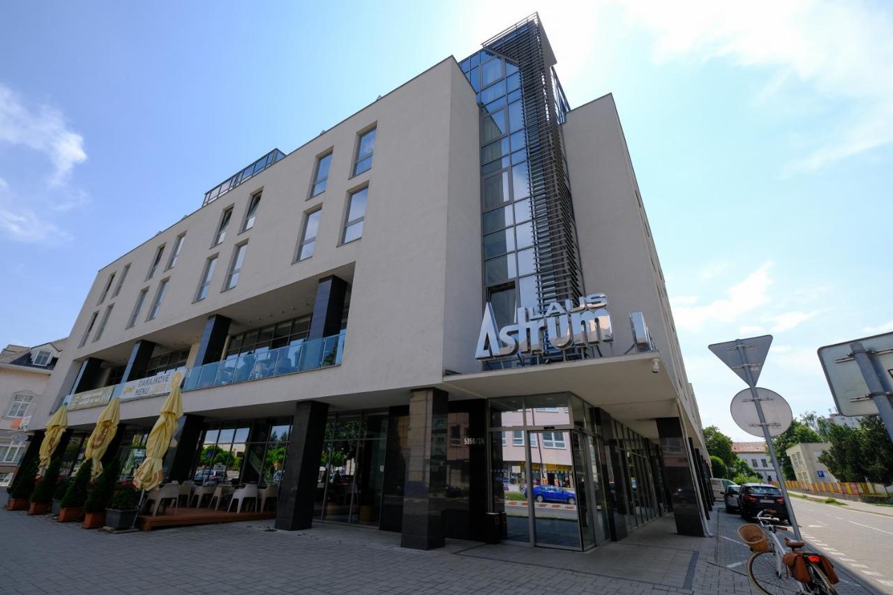 Business Hotel Astrum Laus Levice Dış mekan fotoğraf