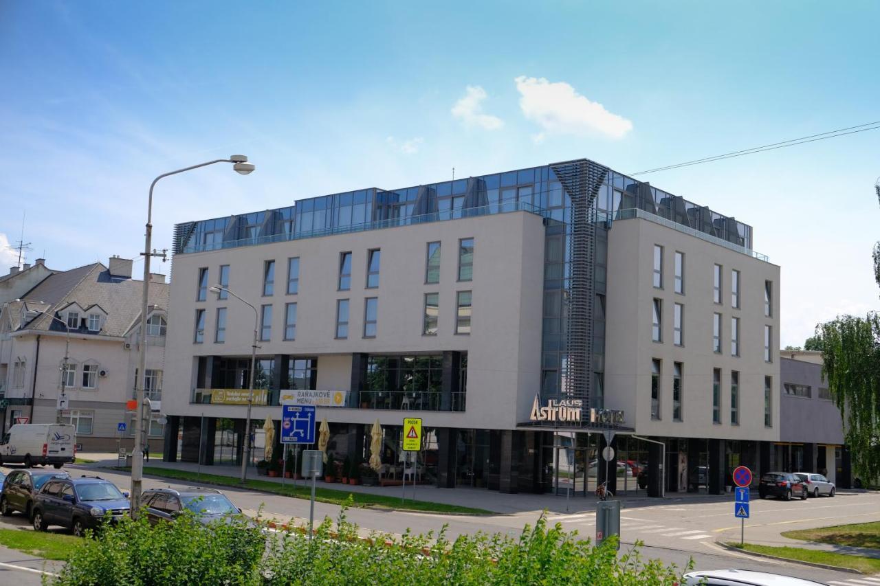 Business Hotel Astrum Laus Levice Dış mekan fotoğraf
